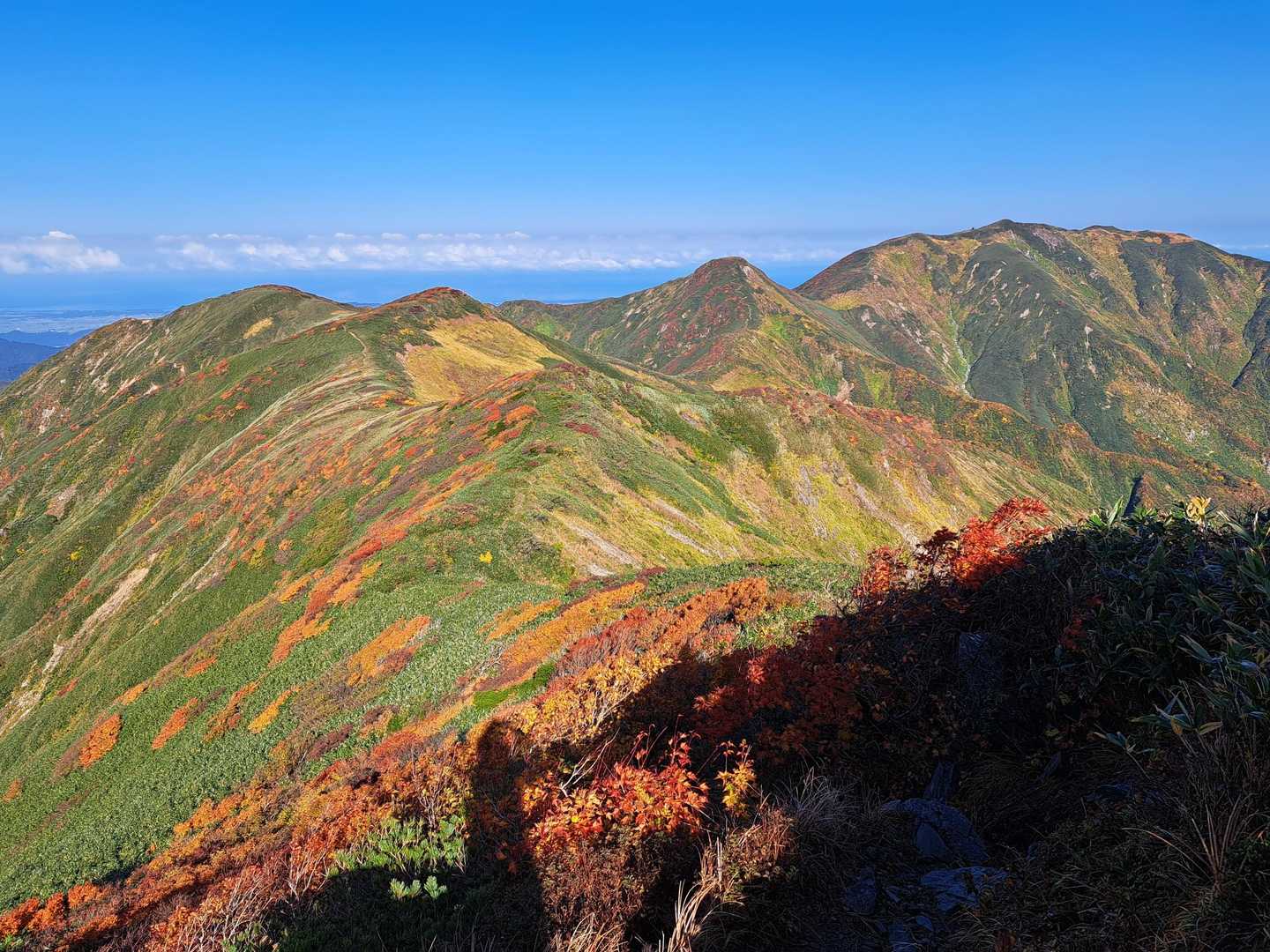 真ん中が、鉾立峰、右が杁差岳
待ってろよ、今から行くよ！