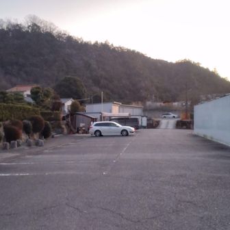 箕谷にデポして、箱木千年家に駐車し 6:47スタート
車で見た気温は−５°
でも天気は良さそうです👍