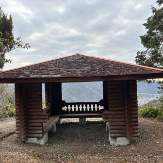 東屋あり
というか沢山の東屋あります