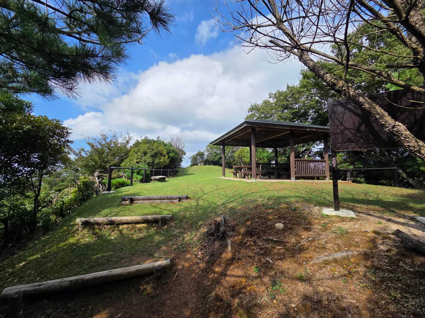 旅伏山山頂　
芝生がキレイです💚