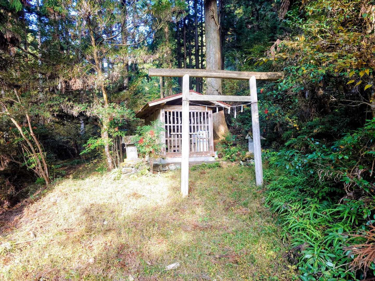 おぉ神社だぁ～！お詣りしておきます。