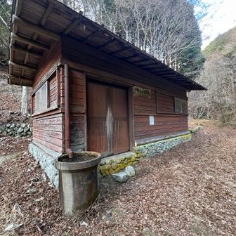 一軒家避難小屋
