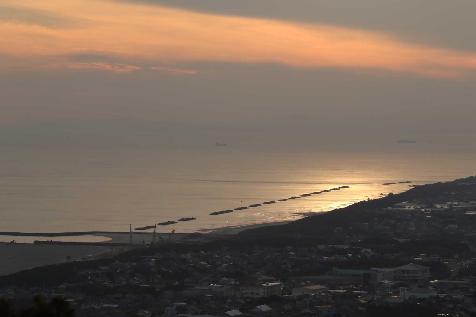 海が輝いて綺麗だなぁ☺️
浜名湖とは、やっぱ違う😅
