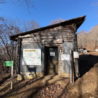 湯の沢峠避難小屋