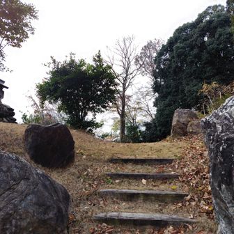 長い街歩きをして、次はこちらから。