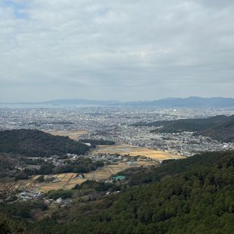 焙烙岩（西テラス）から豊橋市街

ここで山メシ