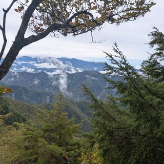 金峰山方面に望む