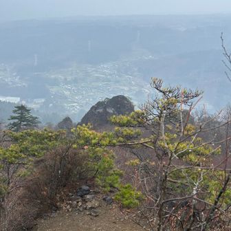 まあ眺望はほとんどないけど晴れてたら妙義山が
見えたかしら。裏妙義じゃなければ行ってみたい。