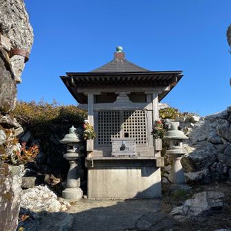 笠岩の祠