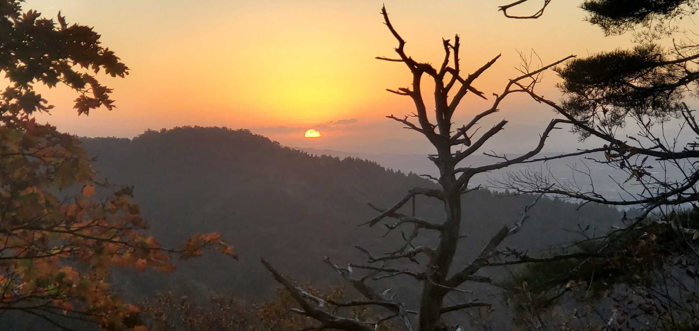 夕日が落ちる。