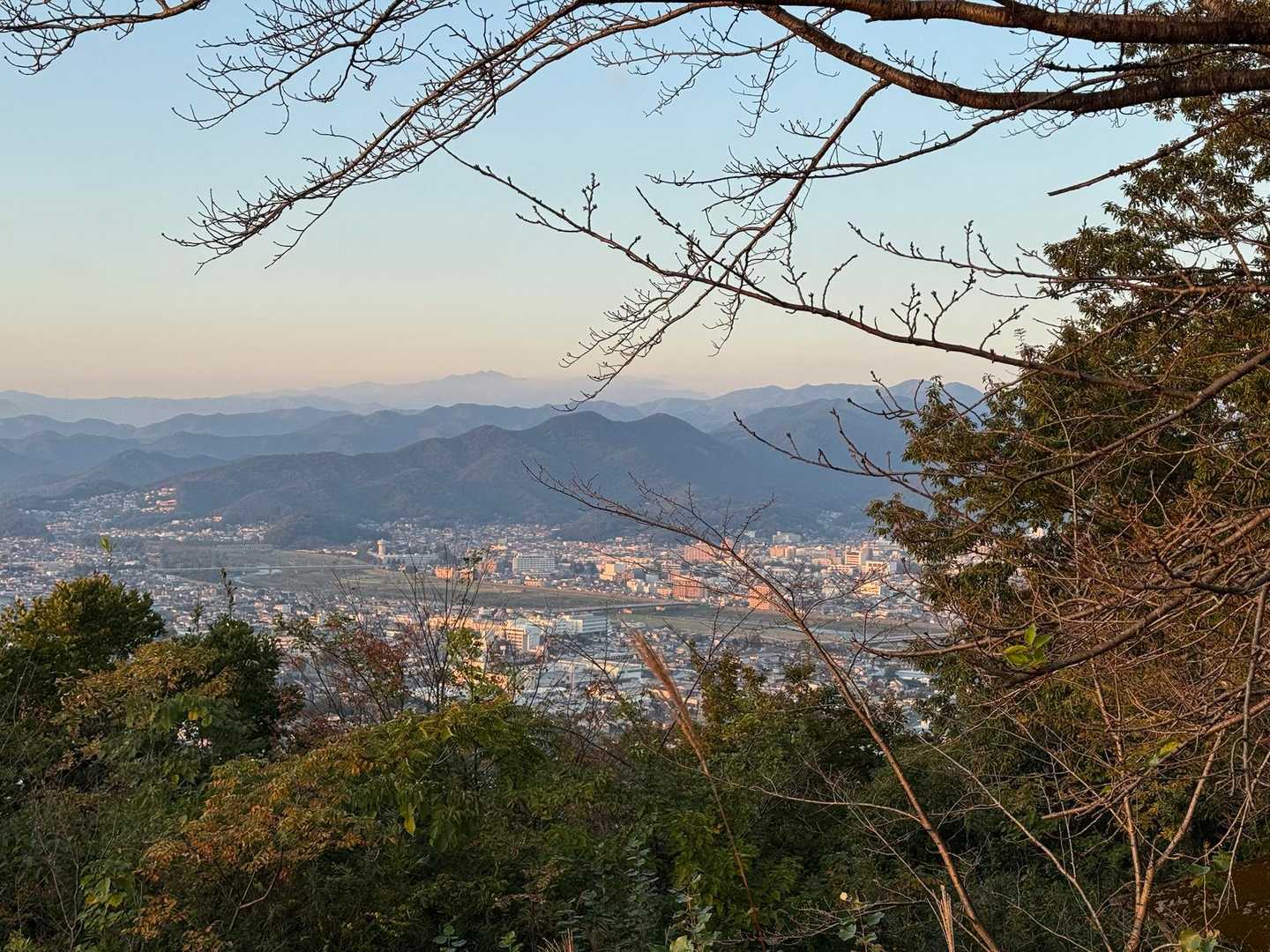 吾妻山行こうと思っていたけど
15時まで仕事だと無理だった😅