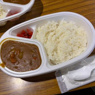 カレーと中華丼と牛丼から選べるお夕飯
私はカレーライス