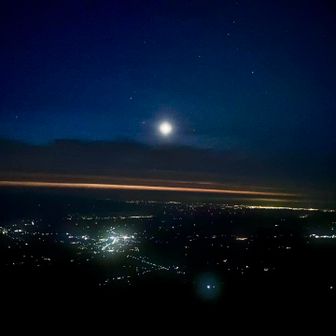 日の出まで1時間強、ゆっくりと移ろう景色を楽しむ