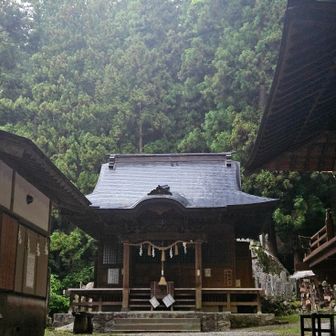 竹宇 駒ケ岳神社　⛩️

山中の 無事を、祈ります🛐

.. .   結  ~ッ構　本気で？
祈りました　🤭💦

どぅか
ビバークしないで、済みます様　　に　.. .   😔
