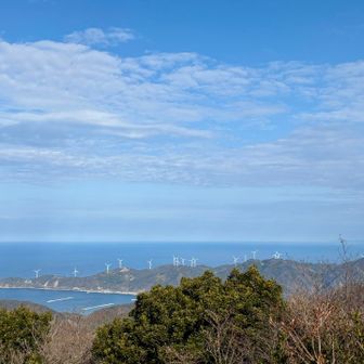 日本海側の風景
風車が見える場所は十六島と書いて「うっぷるい」という地名だそうです。変わった名前〜😆