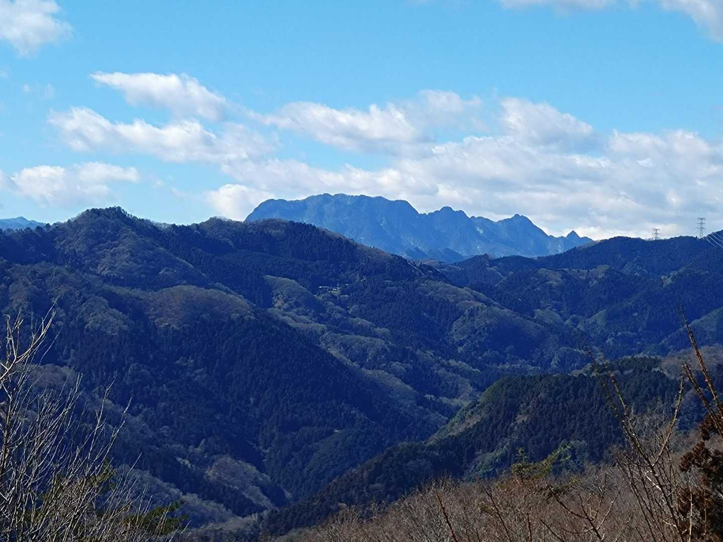 形がかっこいい両神山