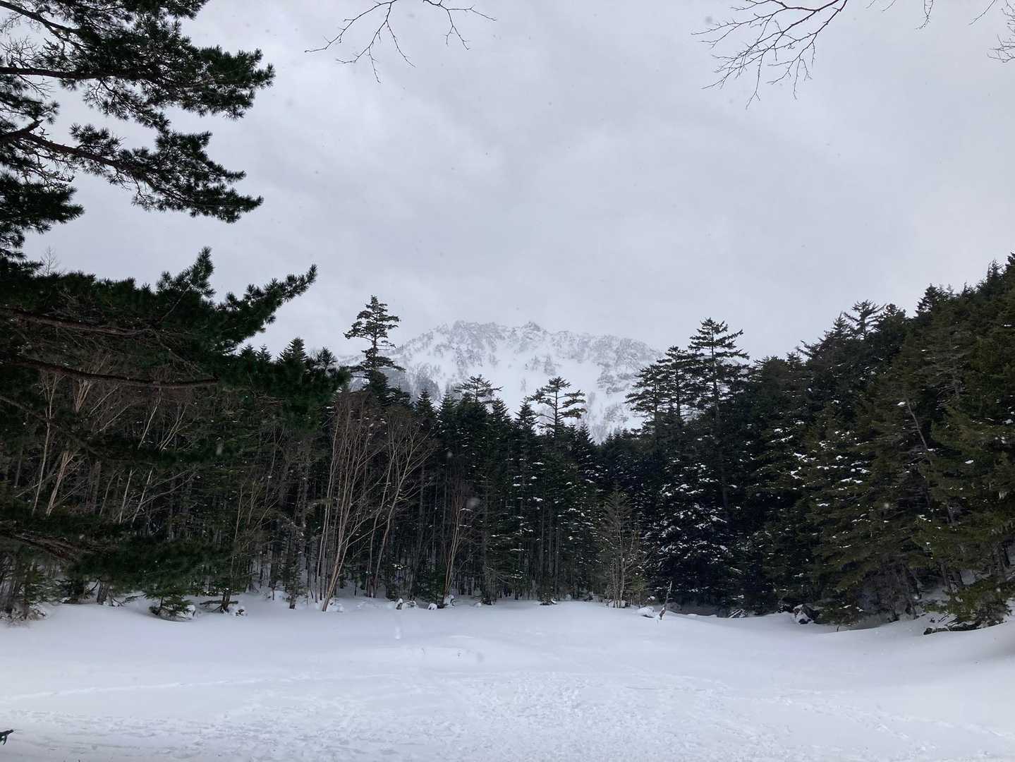 根石岳、天狗岳が真っ白