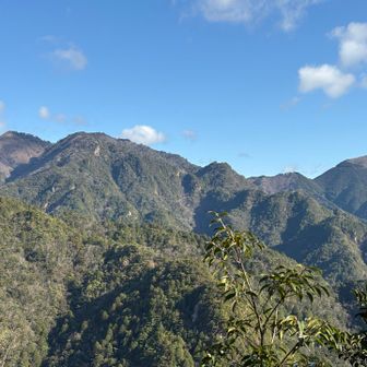 双耳峰の仙ヶ岳と野登山