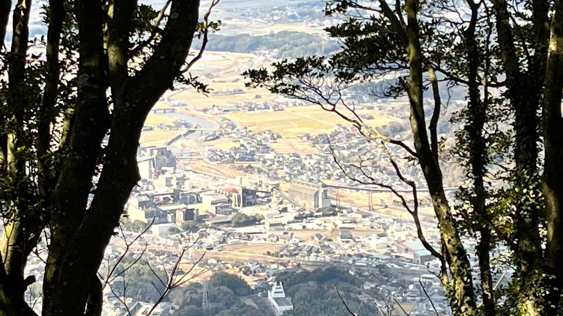よく目の前通るけど、初めて上から見ました。