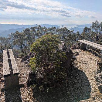 山頂より少し下に展望台
貸し切り！嬉しい💕