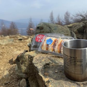 ヒュッテから大して登ってないけど、おやつタイムを楽しみます♪