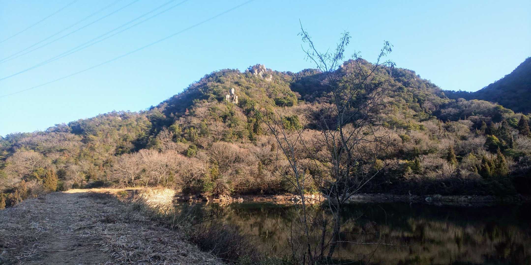 ラストの天柱岩を望みながら下山します
