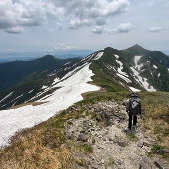 中岳に向かいます