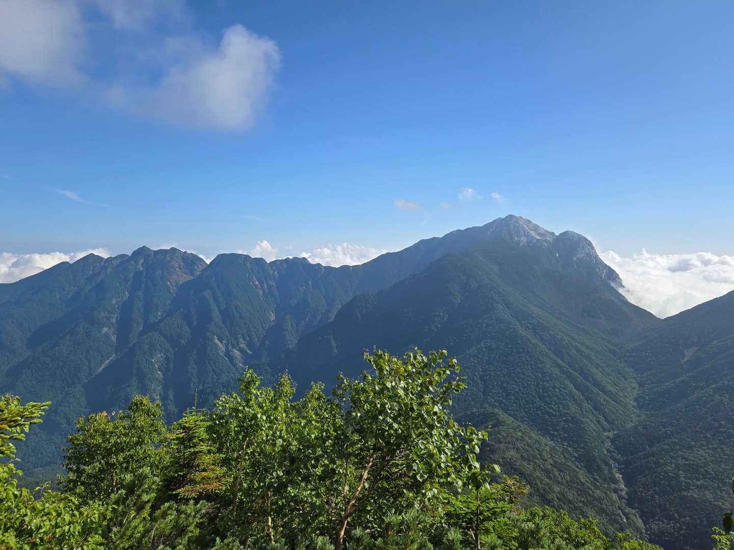 振り向けば甲斐駒ヶ岳⛰️