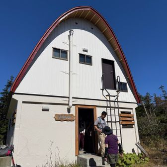 避難小屋
トイレあり
大行列でした