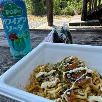 試してみたかった　山で ぶぶか油そば

ぶぶか はどこで食べても美味かった😄

でも　やっぱり黄金比は　ぶぶかとビールかな🤣