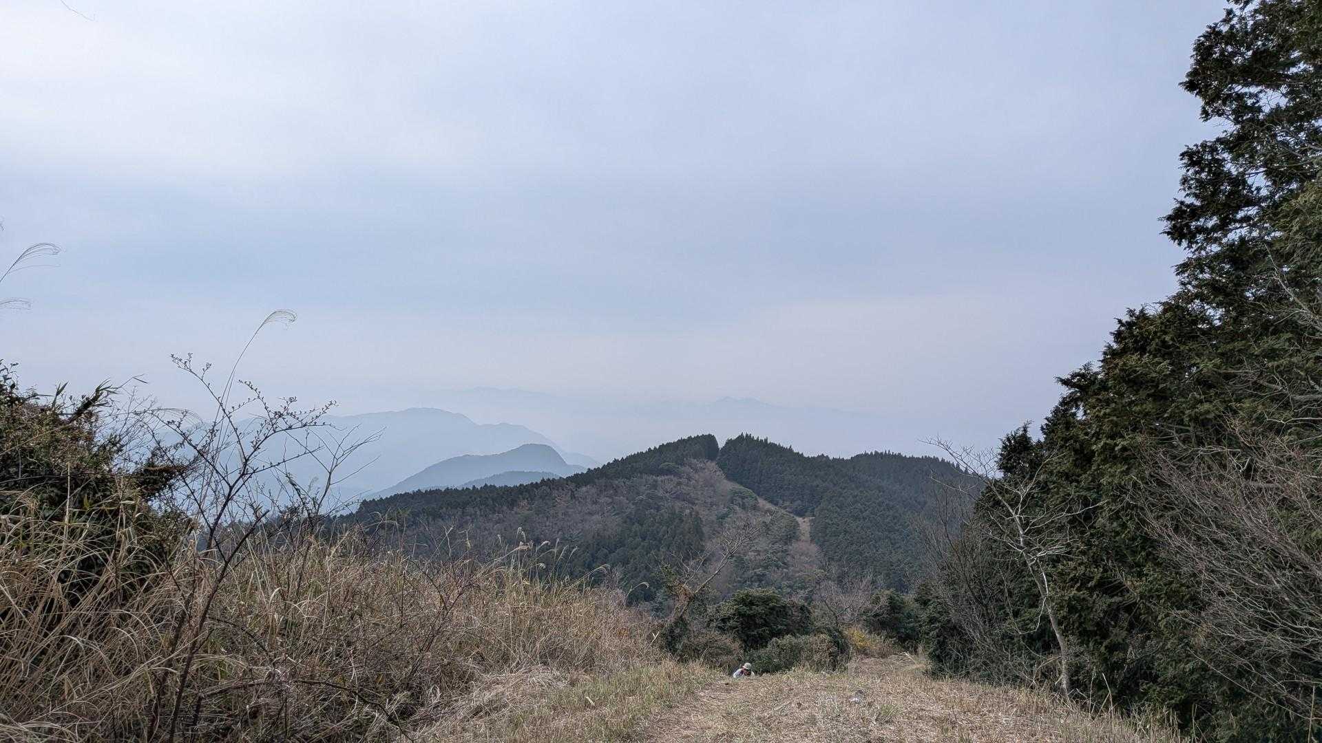 登りきって振り返る。
きついぜマジで