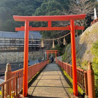 何か意味があるのかなぁ、結界とか？アチラとコチラとか？