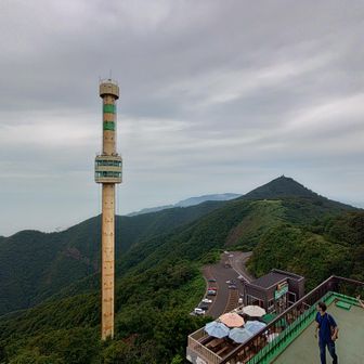 屋上から
パノラマタワーと多宝山