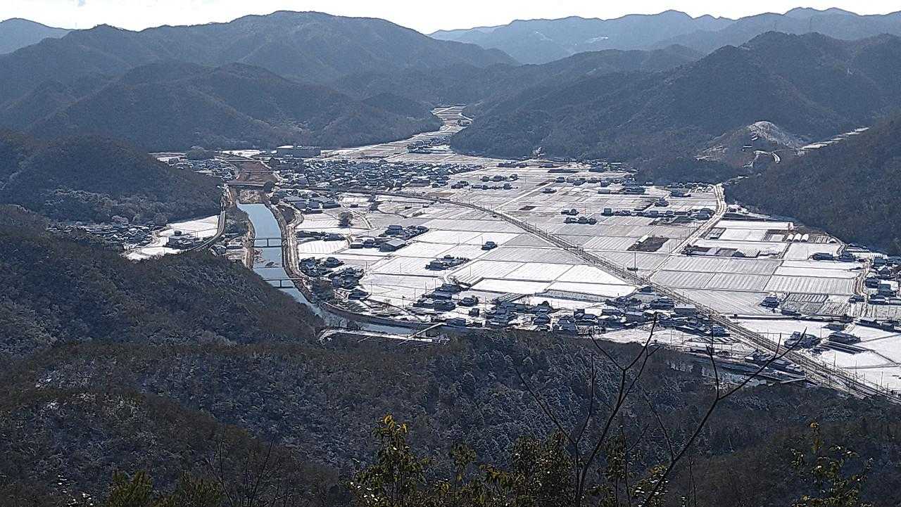 鳳凰山から見た船坂の田園風景