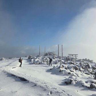 車山神社方面

少し晴れ間が✨