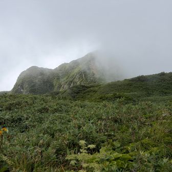 雨飾山みえるか！？