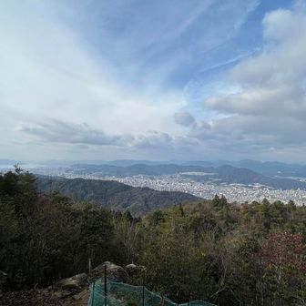 北側に移動して
早いけど、カレーヌードル食べよう！