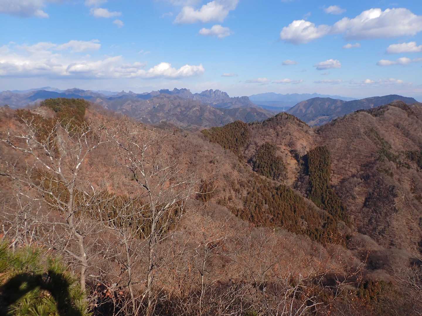 大久保集会所前-四ツ又山・鹿岳登山口-天狗峠-四ッ又山-マ 縦走コースの写真