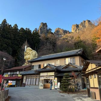 恵比寿様の後ろの尖ってる岩が轟岩です。
轟岩はそこまで危なくないけど、道は不明瞭なので、あんまりいけないかな。