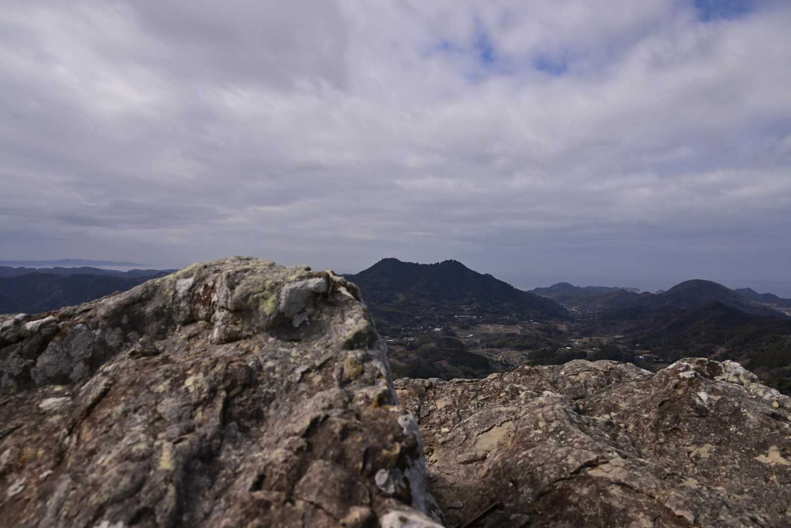 奥が富山かな？本来なら伊予ヶ岳⇔富山がいいのかもですね。