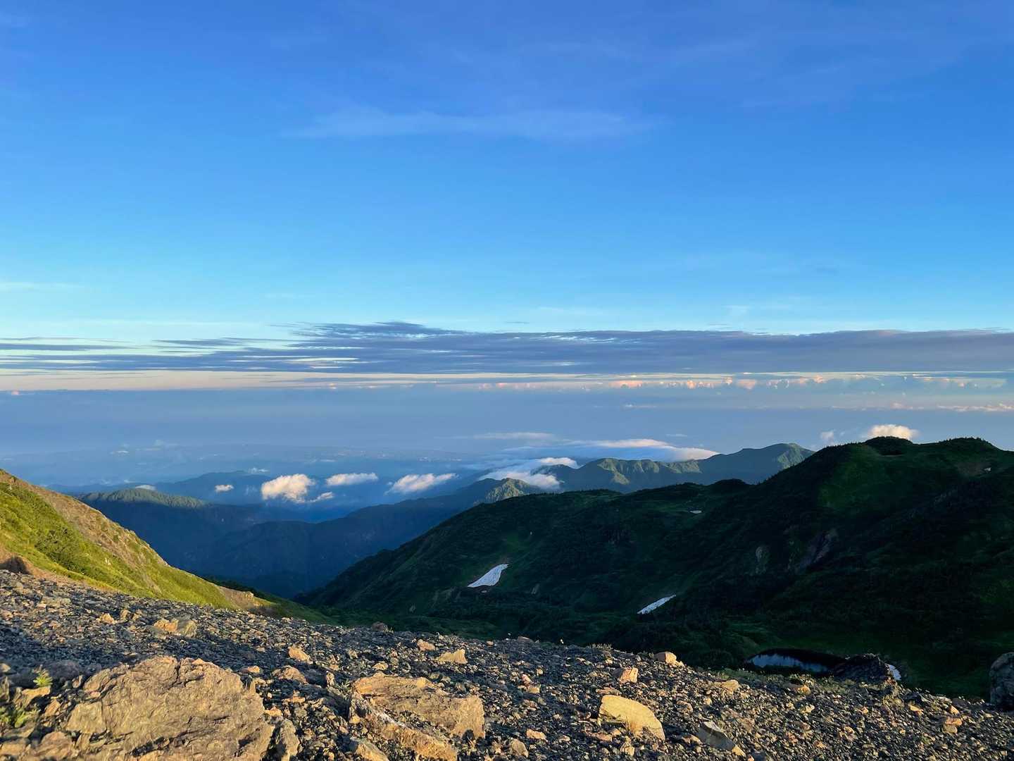 蓮華温泉登山口-朝日岳-照葉ノ池-黒岩山-サワガニ山-犬ヶ 縦走コースの写真