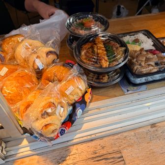 お弁当が美味しそうだった🤤
今回はパンをチョイス