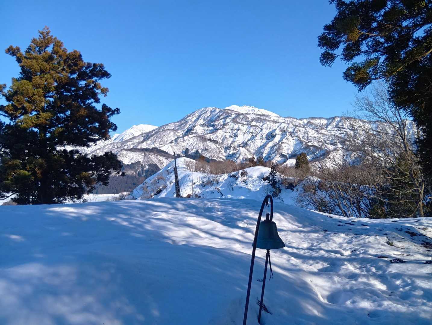 ちょっと先の愛宕山へチャレンジしますが、ずぼりすぎて断念