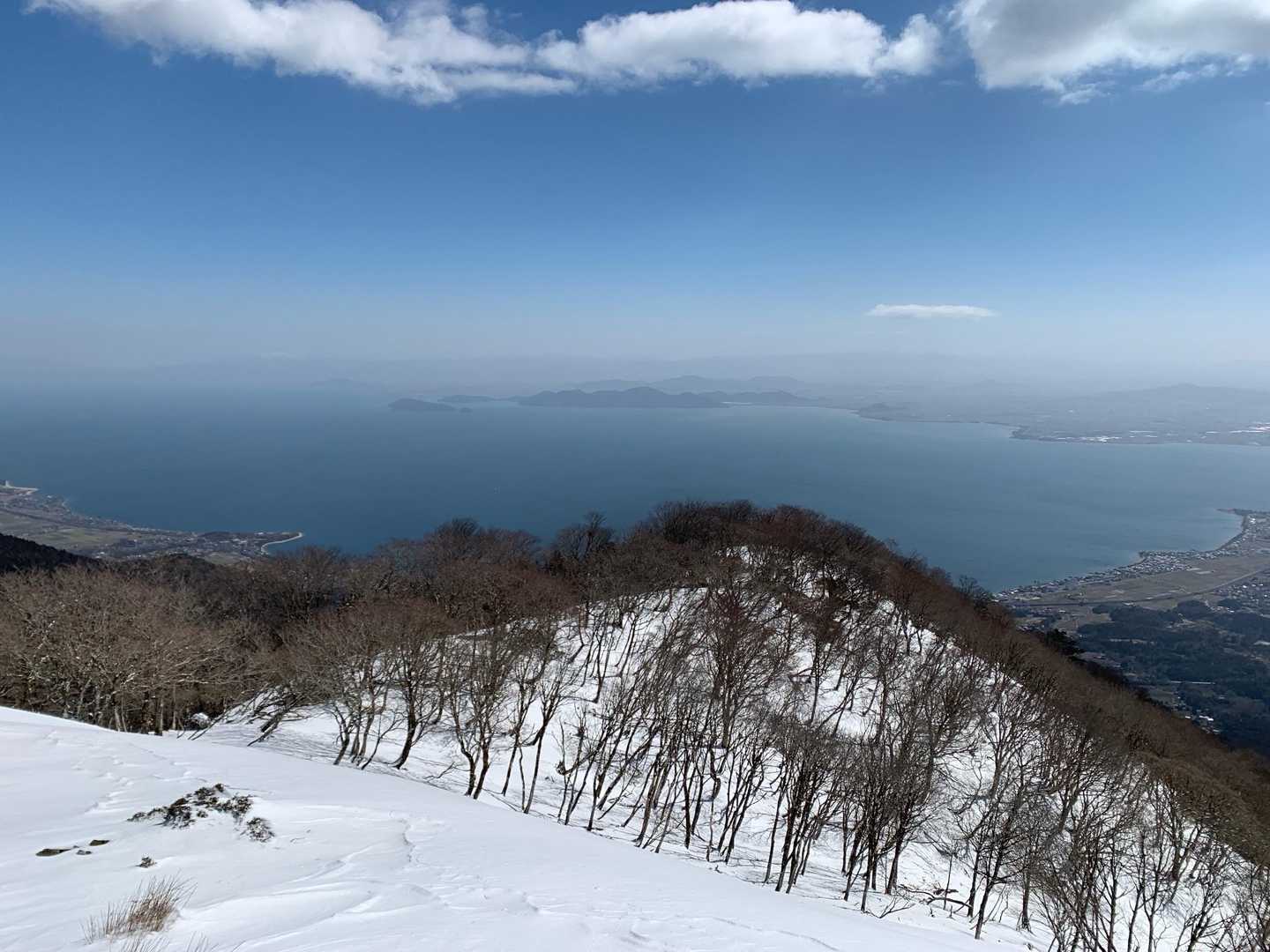 ホッケ山から琵琶湖に向かって伸びる、ホッケ谷左岸尾根。今度、歩きたい。