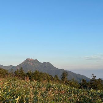 石鎚山山頂がピンク🩷