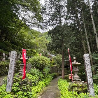 此方が水潜寺の入口側、私は峠越えして来ましたので奥から降りて来ました。