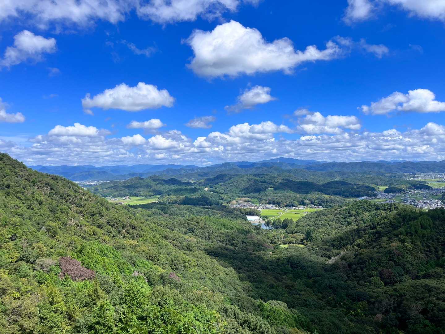 この山はなかなか良い景色を見させてくれますね😁