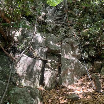 The steep face of Kyogadake 