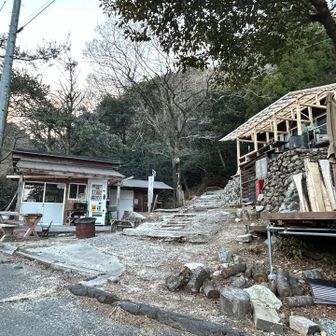 下山完了！
最後の方、右膝が痛くなってスピードダウン💦
心臓はもっても体のパーツが弱いなぁ😭