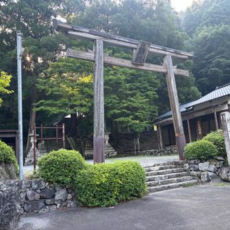 由緒あるお寺の横にある神社⛩️